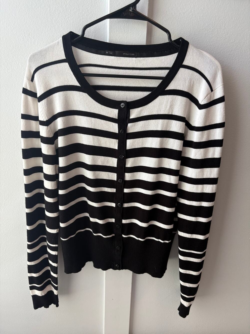 Ladies Maurices XL Rayon Poly black and white soft cardigan